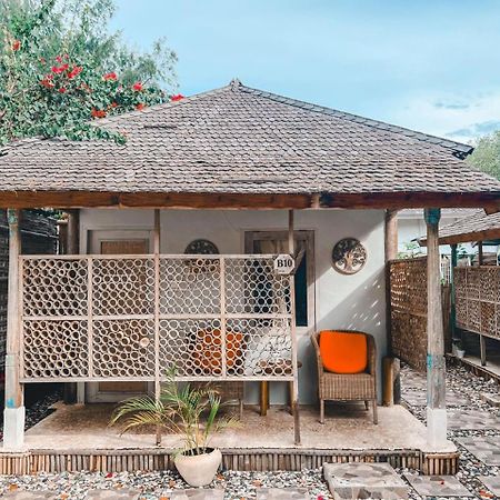 Bungalow Cafe Gili Beachfront Gili Meno Buitenkant foto