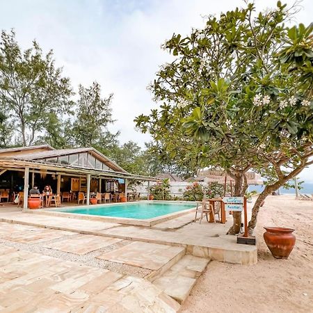 Bungalow Cafe Gili Beachfront Gili Meno Buitenkant foto