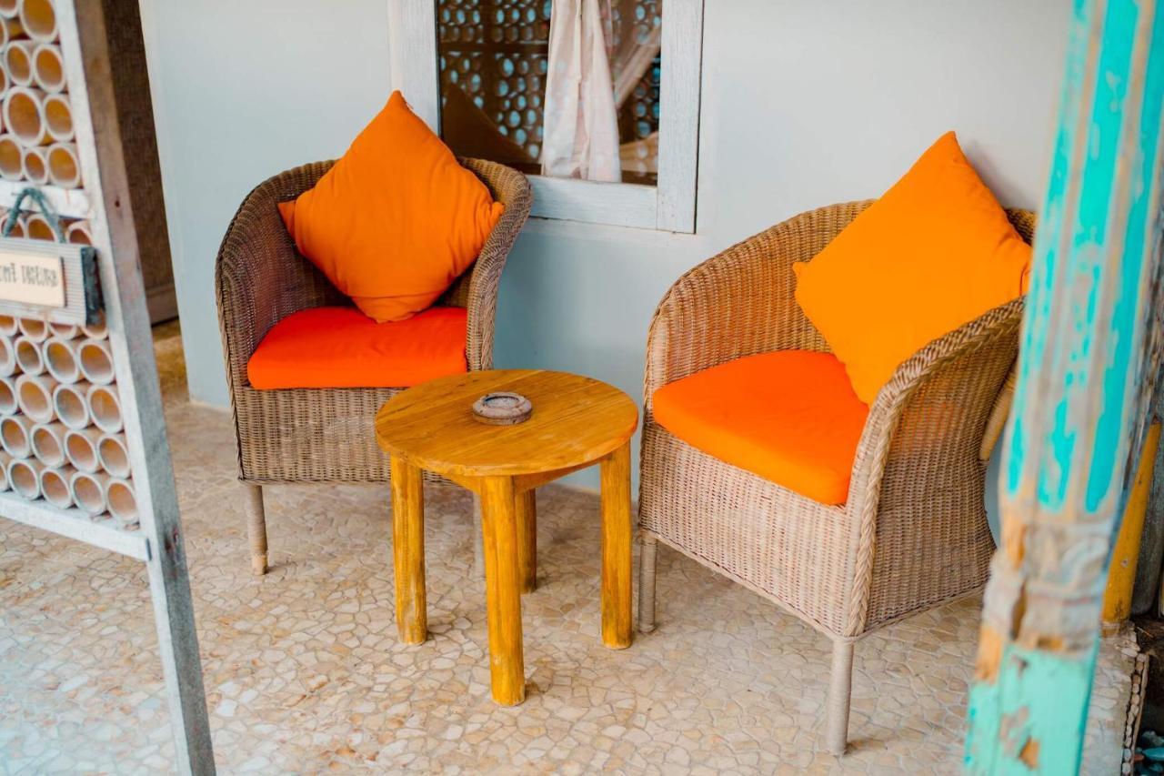Bungalow Cafe Gili Beachfront Gili Meno Buitenkant foto