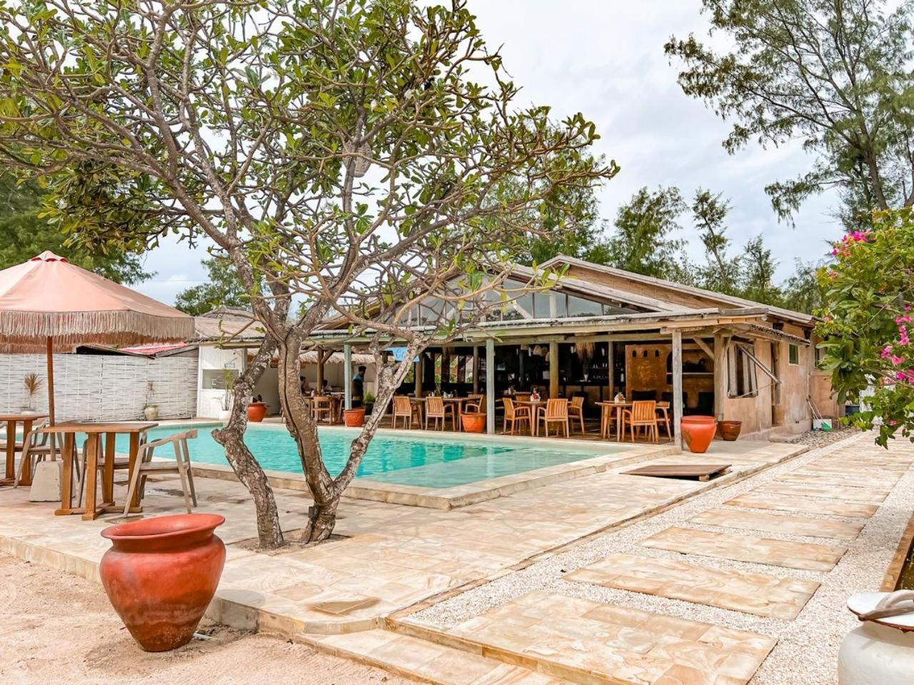 Bungalow Cafe Gili Beachfront Gili Meno Buitenkant foto