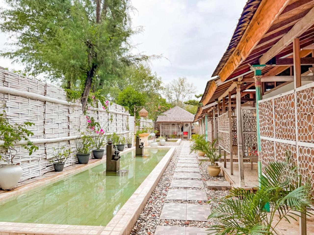 Bungalow Cafe Gili Beachfront Gili Meno Buitenkant foto